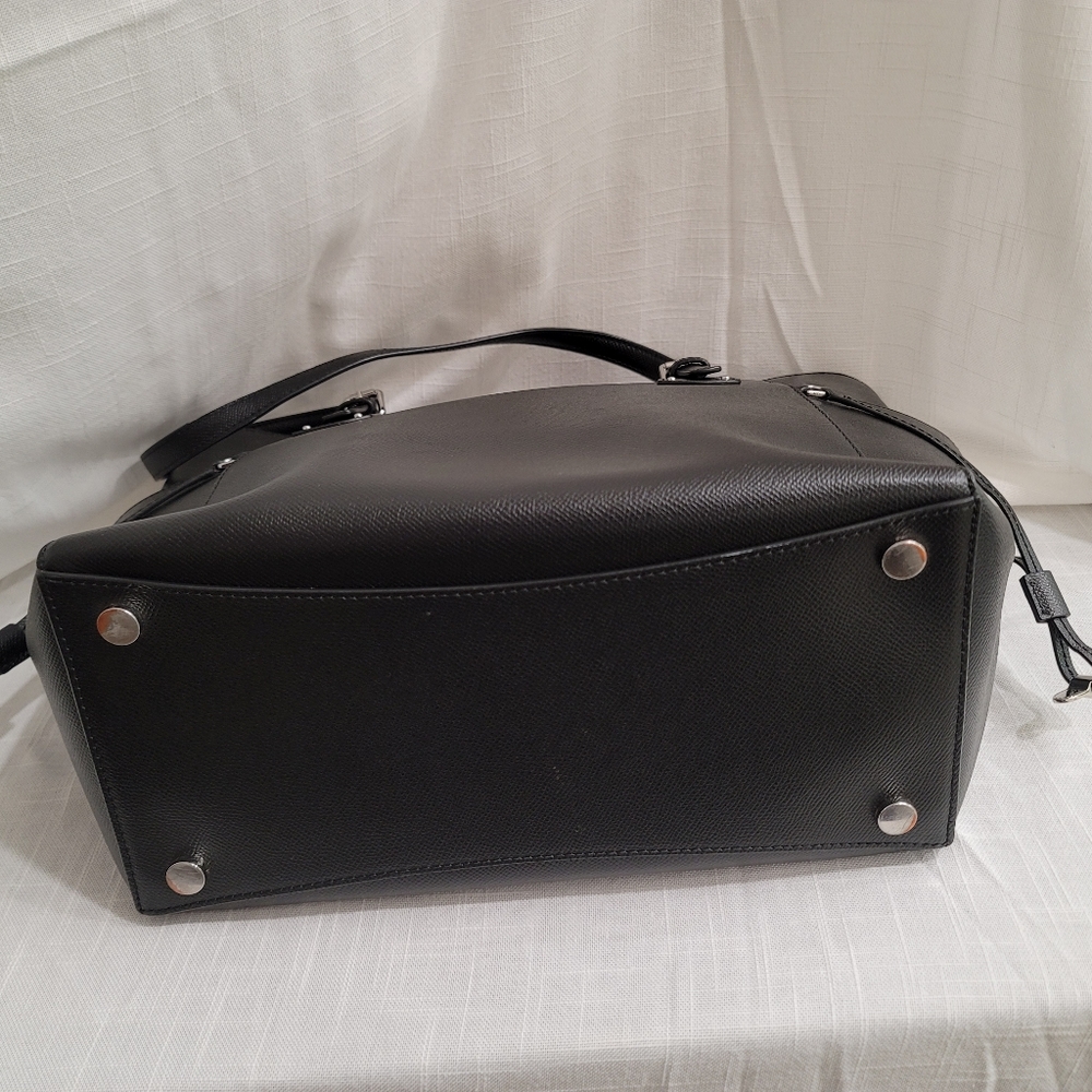 Michael Kors Voyager Saffiano Black Leather Tote Bag - Picture 6 of 15